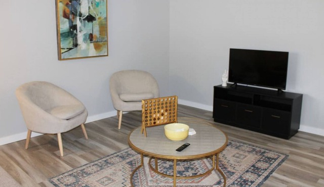 Kootenia · Clean & Cozy townhome. Close to DT Boise