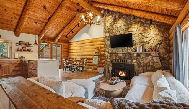 La Pine Cabin Near Deschutes River and Trails