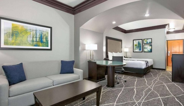 La Quinta Inn & Suites by Wyndham Little Rock - Bryant