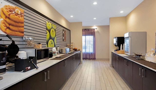 La Quinta Inn & Suites by Wyndham West Monroe