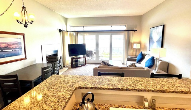 Lake Chelan Shores Lakefront Condo