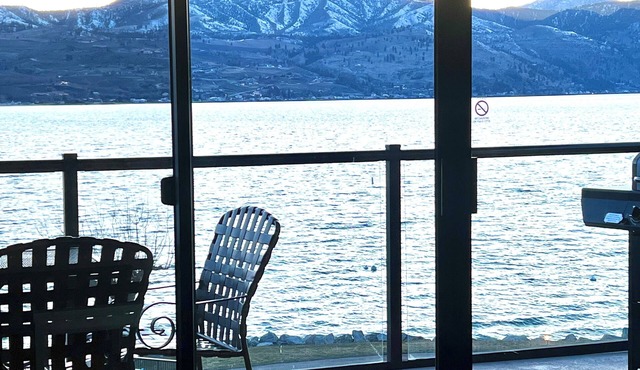 Lake Chelan Shores Lakefront Condo