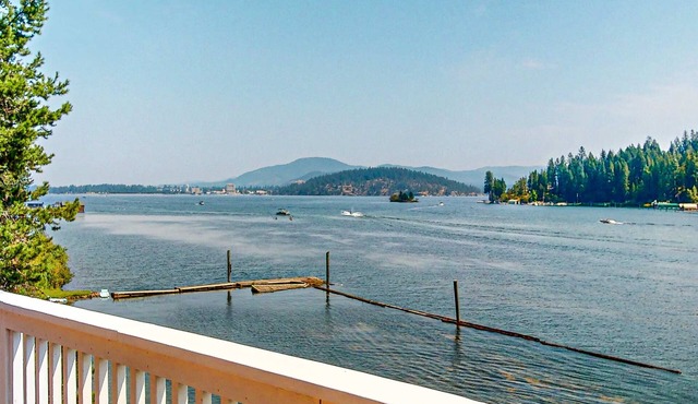 Lake Coeur d'Alene 4BR Dock Home w Fire Pit