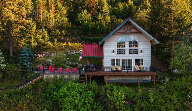 Lake Coeur d'Alene Cabin, Dock & Fire Pit
