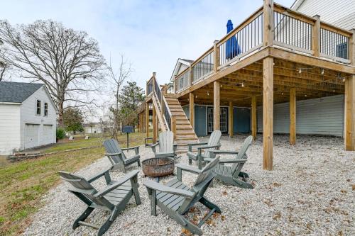 Lake Days & Fireside Nights! Updated Burnside Home