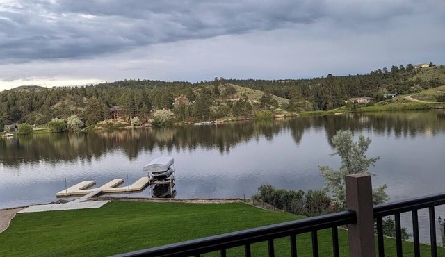 Lake Front Lodge: Your ideal Montana getaway! Watercraft rental available!