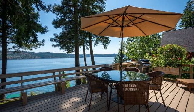 Lake Front New Remodel w/Hot Tub- Coeur d'Alene