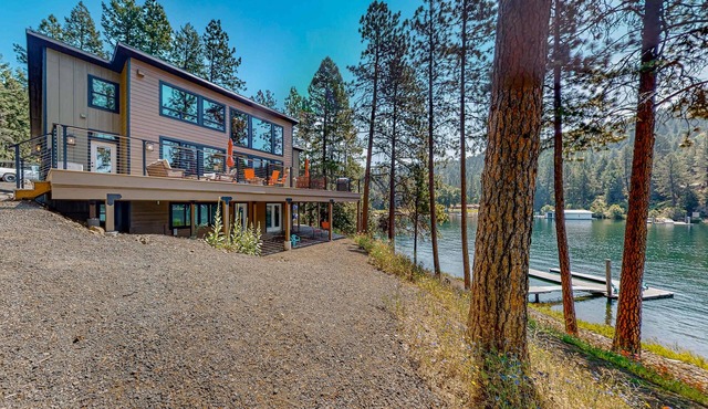 Lake House, 3BR, Boat Slip & Sunset Deck