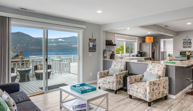 Lake view oasis w/private hot tub & deck - Walk to downtown & lake