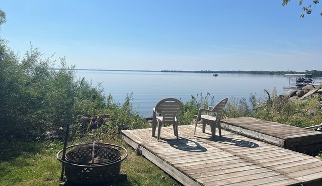 Lakefront Access Cottage on Lake Koshkonong