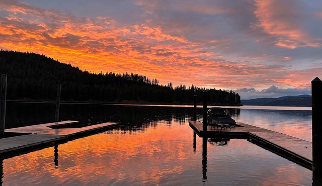 Lakefront Cabin in Carey Bay