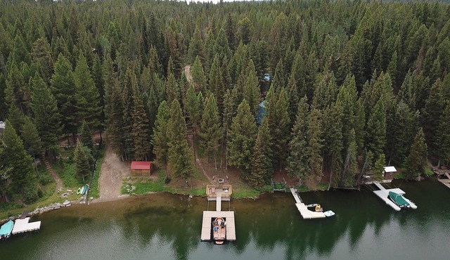 Lakefront Cabin w/Private Dock & Hot Tub