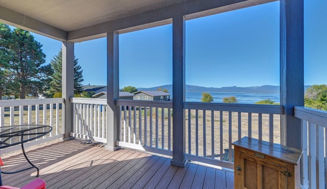 Lakefront Cabin w/Water & Mtn Views in Chiloquin