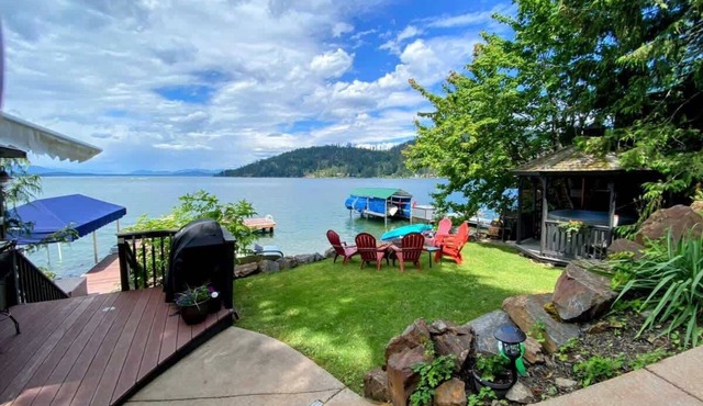 Lakefront Cabin With Hot Tub And Private Dock