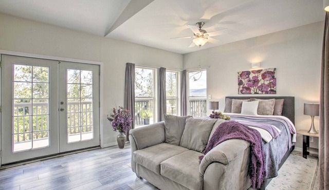 Lakeview Retreat w/Fireplace, Spa Tub & Balcony