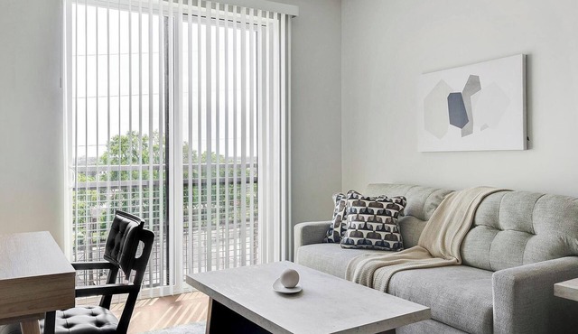 Landing | Amazing 1BD, Yoga Studio, Courtyard