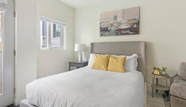 Landing | Amazing Studio, Gym, Courtyard