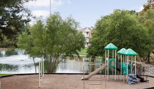 Landing at Stonebridge Crossing Apartment Homes - 3 Bedrooms in Downtown Cordova