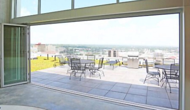 Landing at Wire - 2 Bedrooms in Downtown