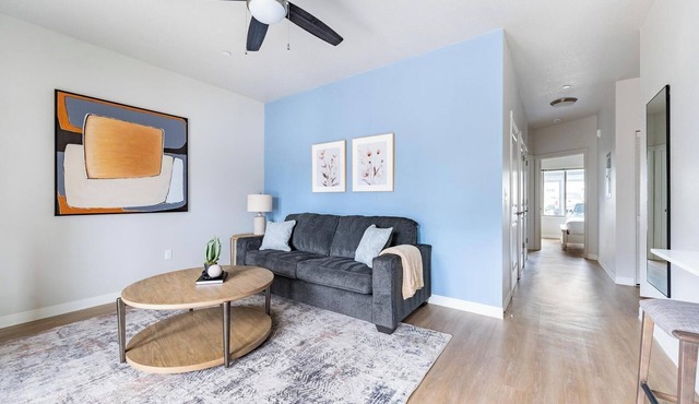 Landing | Chic 2BD, Clubhouse, Pool