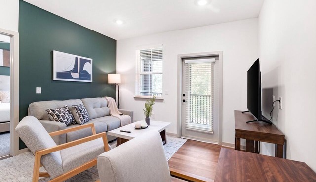 Landing | Chic 2BD, Gym, Courtyard