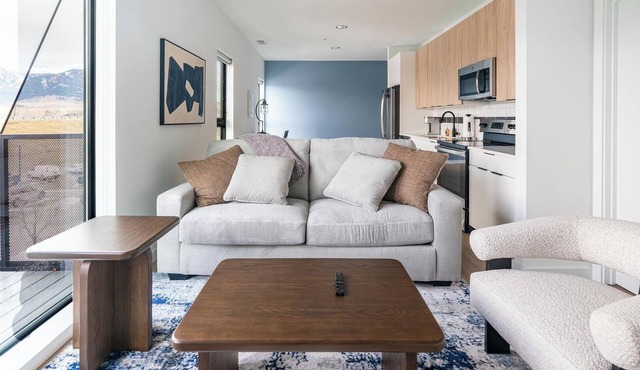 Landing | Chic 2BD in Downtown Bozeman