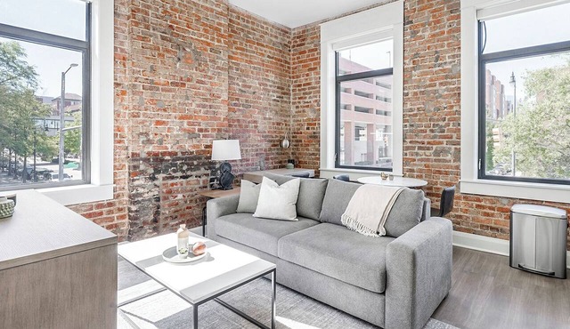 Landing | Modern 1BD in Five Points South