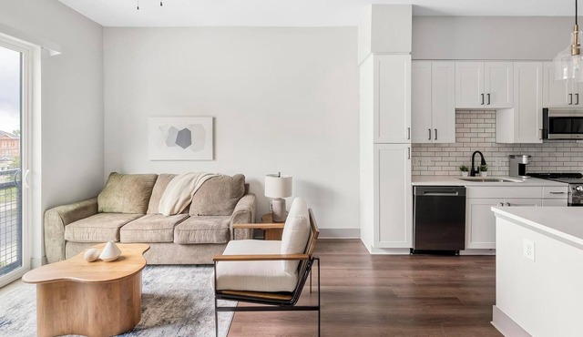 Landing | Spectacular 1BD, Gym, Courtyard