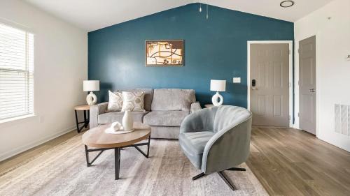 Landing Spectacular 1BD Game Room Courtyard