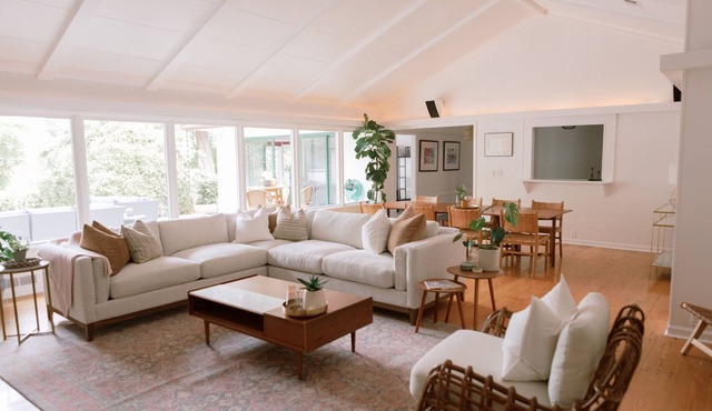 Large 4 bedroom house with pool in bamboo forest!