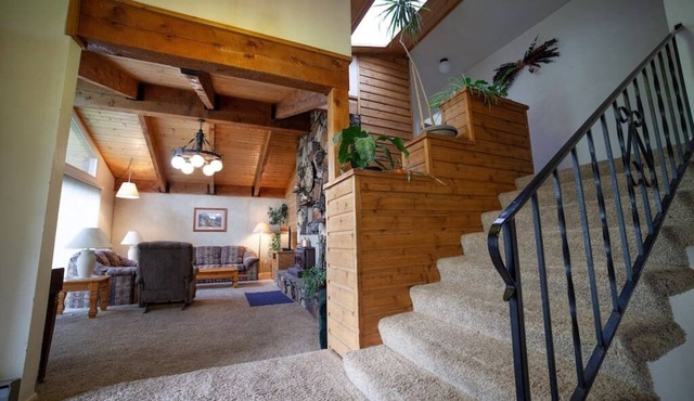 Large 4BR 3BA Driggs home weekly/monthly discount