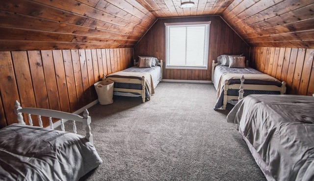 Large cozy cottage surrounded by adventures for the whole fam!