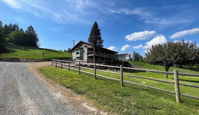 Large Family Home on 80 acres, Amazing Views