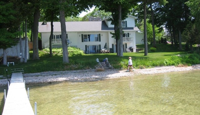 Large Lakefront Home on Burt Lake, ICE FISHING Hunting, fishing snow sking golf
