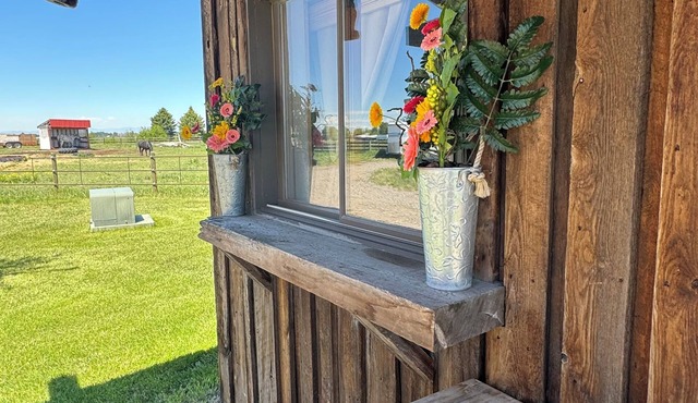 Little cabin. Big skies. Serious comfort and relaxation. Legendary views.
