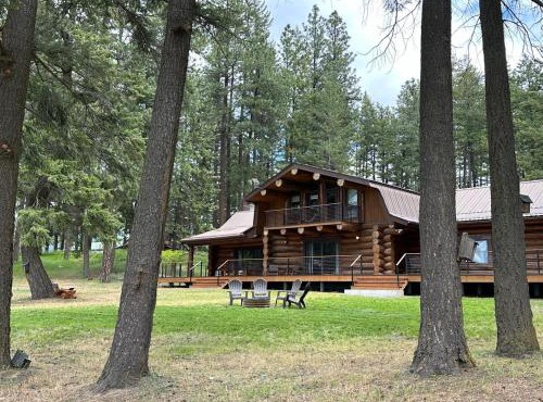 Living Well Lodge with Panoramic Views