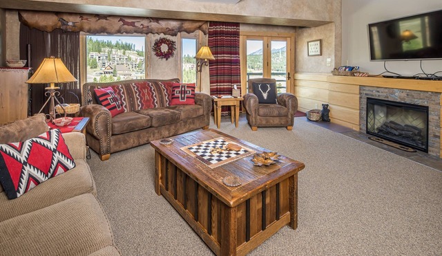 Lone Peak Vista-Big Sky Shoshone Ski In/Ski Out condo-Steps to Explorer Gondola