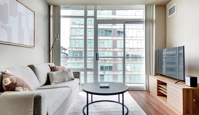 Lovely Bellevue 2BR w/Gym, W/D & Roof Deck, near Downtown, by Blueground