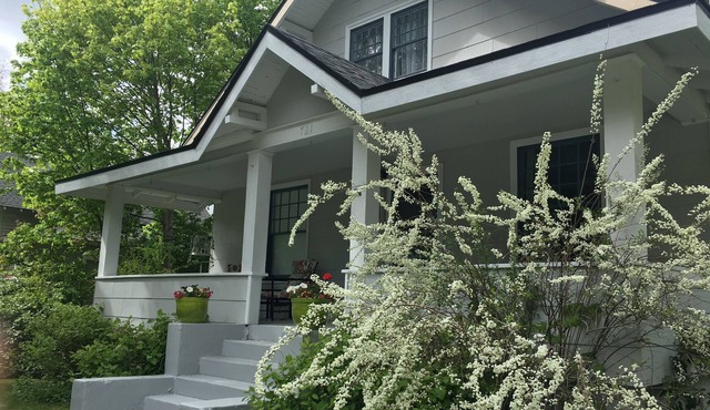Lovely garden district home just a minute away from downtown!