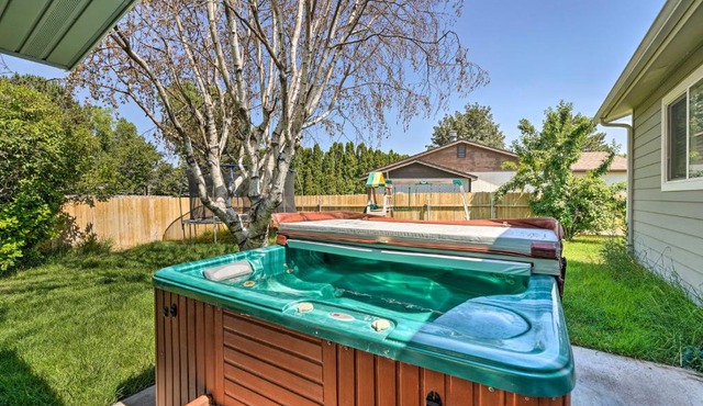 Lovely Twin Falls Home w/Private Hot Tub!