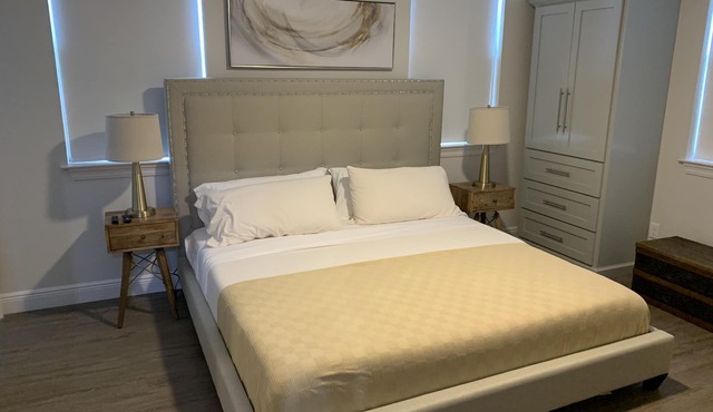 Lower Level Upscale Midtown Apartment! .