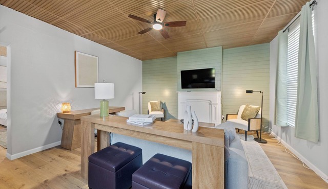 Luxe Living Suites #1, 3 minutes to DT Cincy