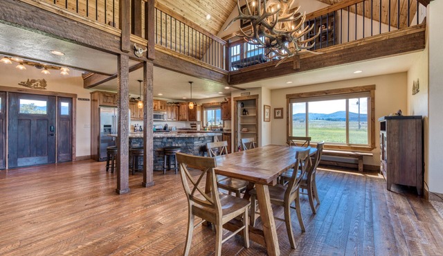 Luxurious 4-bedroom cabin with Mountain View’s