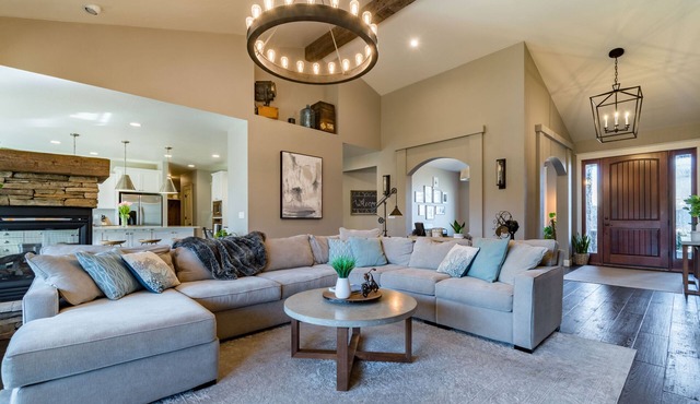 Luxurious 5-bedroom House - Convenient Location