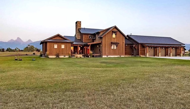 Luxury Family Home with Full Teton Views + Hot Tub