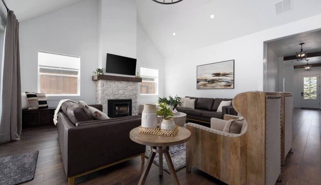 Luxury Mountain Meadow Retreat