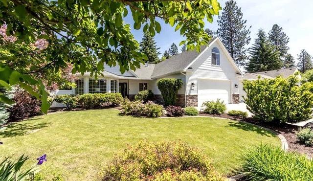 Luxury Vacation Home with Private Theater & Fire Pit in Coeur d'Alene, Idaho
