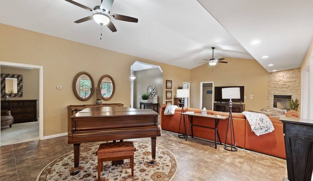 Luxury Villa with King Beds, Game Room, Sleeps 11