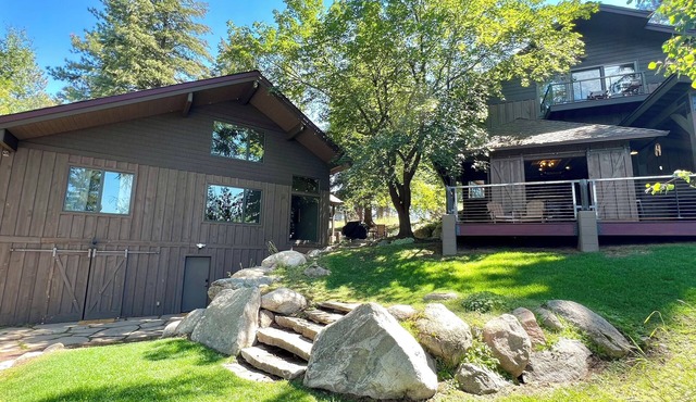 Mackinaw Manor - Lake views - Downtown - Hot tub - Game Room - Theatre