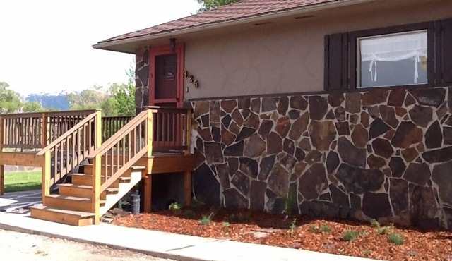 Madison River Front Home, Fishing Retreat, Walk to Ennis